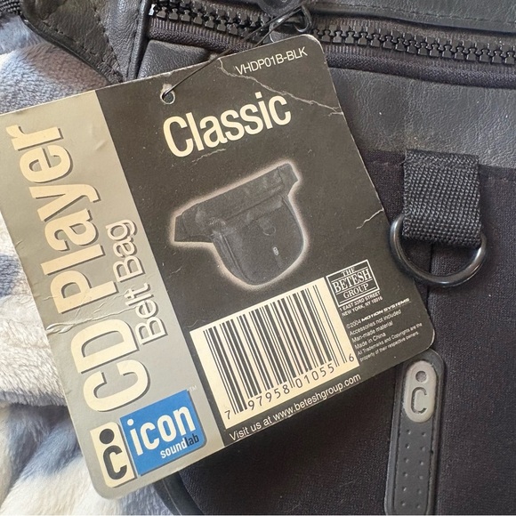 Vintage NWT Icon Black CD Player Belt Bag Y2K 90s CD Holder - Picture 5 of 7